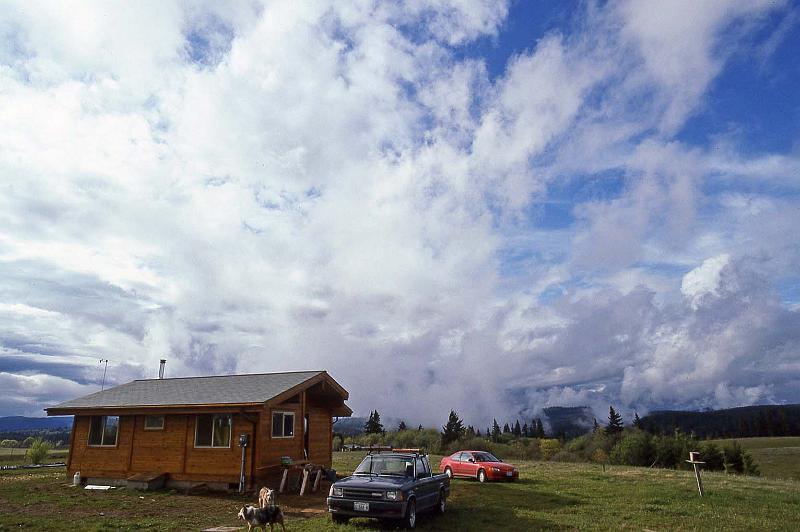 1995-05 White Salmon Jeanne and Steves Cabin 04.jpg